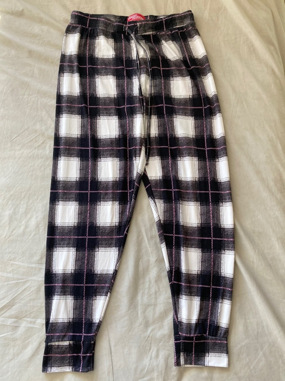 Cuddly Canuckies Plaid Pajama Pants, Size M (Like new)